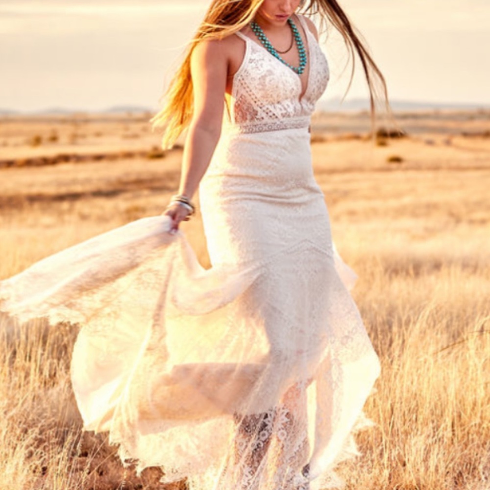 WEDDING GOWN